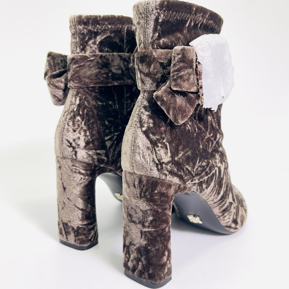 Badgley Mischka Adrian Brown Velvet Block Heel Booties Size 7.5 - Picture 4 of 8